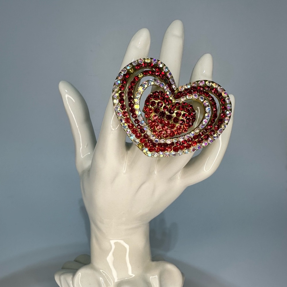 Beautiful Rhinestone Heart Ring Size 7
